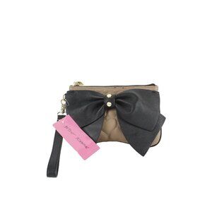 Betsey Johnson $58 5.5 x 9 Brown Black Quilted Hearts Bow Zip Wristlet Purse